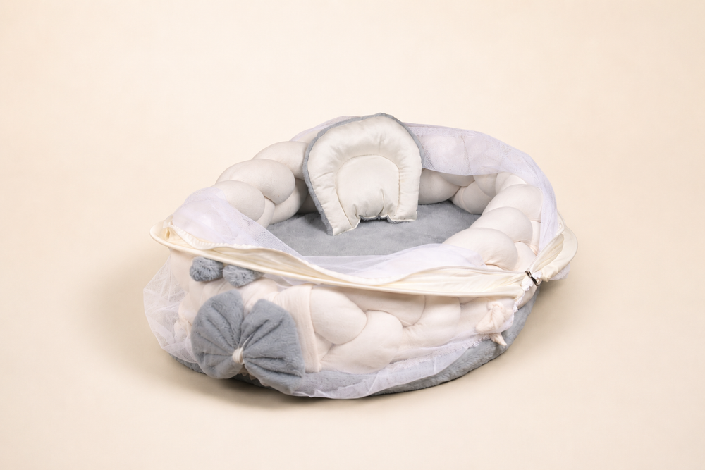 Braided Bed, plush fur, handcrafted in Kerala – front view