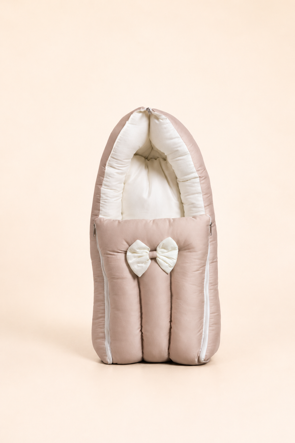 Holder with mini bow, cotton, handcrafted in Kerala – detail view