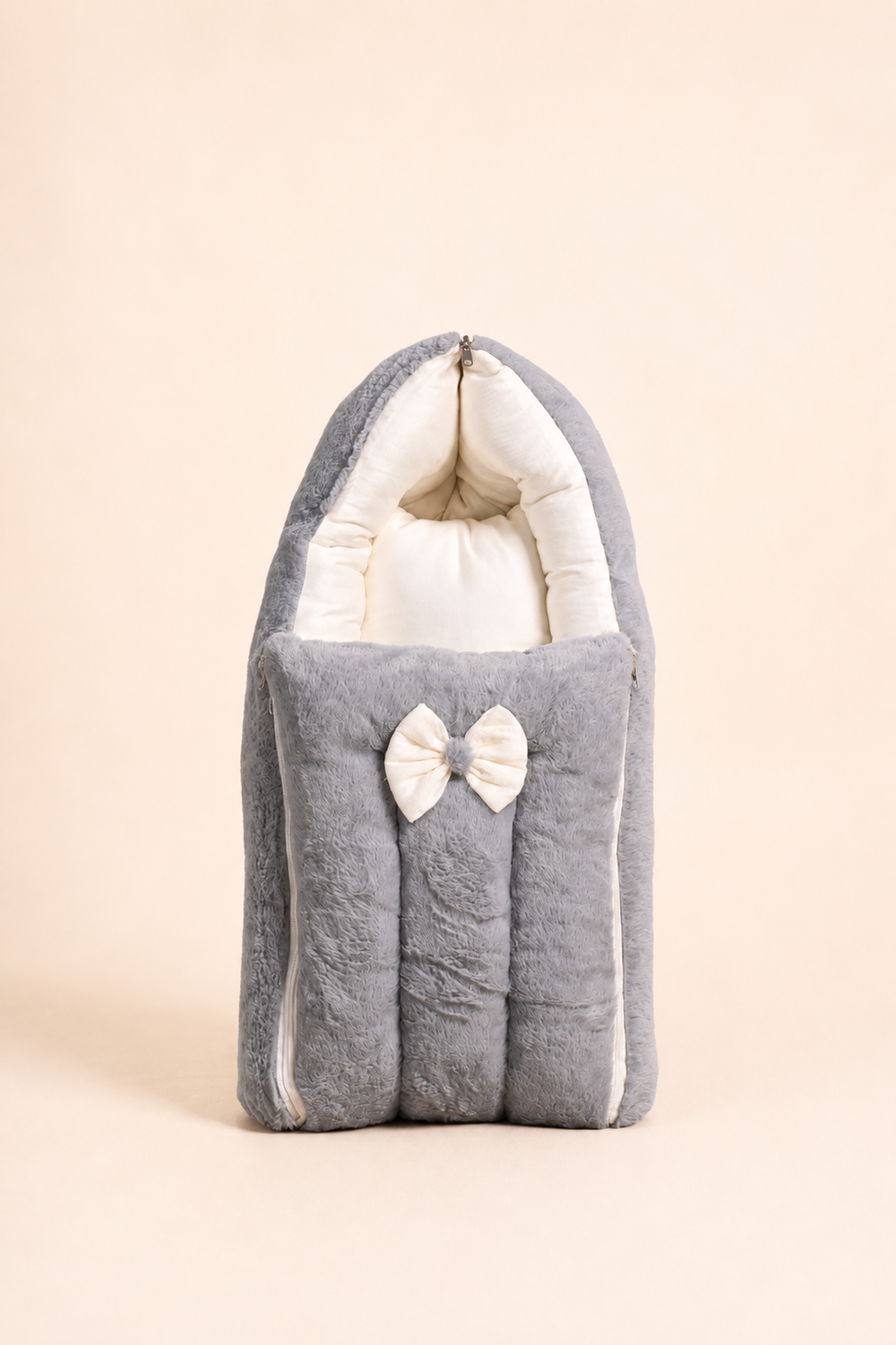 Holder with mini bow, plush fur, handcrafted in Kerala – front view