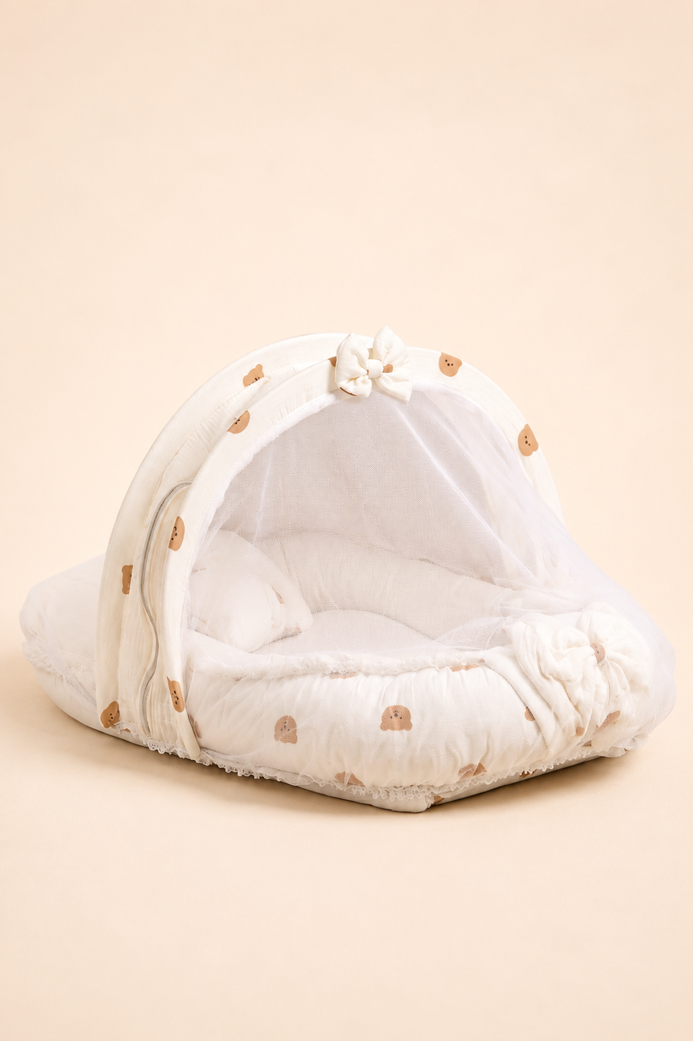 Nest Bed, muslin, handcrafted in Kerala – front view