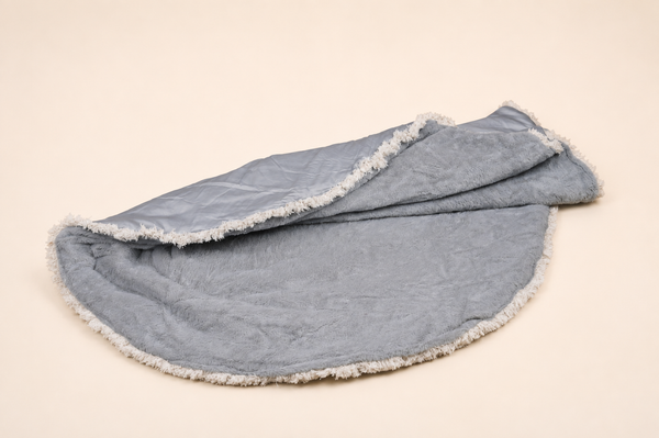 Play Mat, plush fur, handcrafted in Kerala – front view
